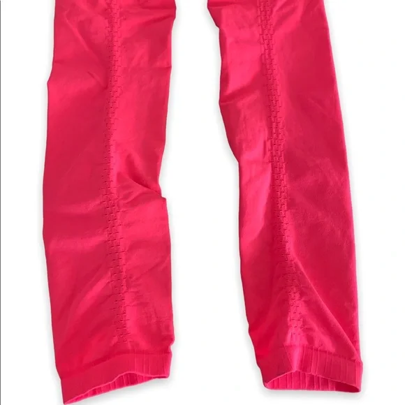 ✨New Free People Movement Good Karma Leggings in Tropical Pink- XS/S - Picture 7 of 11